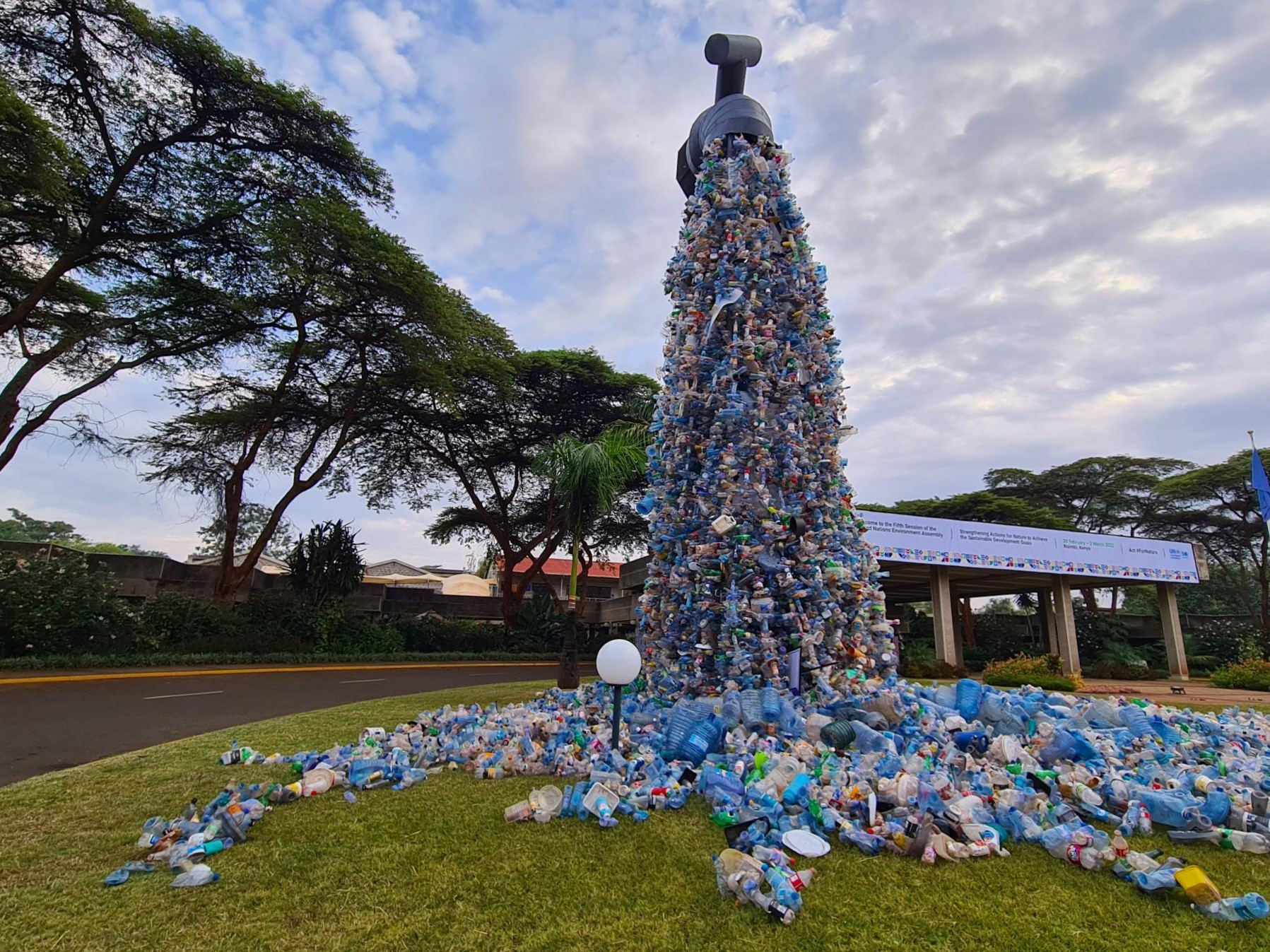Plastskulptur-nairobi-2022-unea-horisontal-beskjært.png#asset:8616
